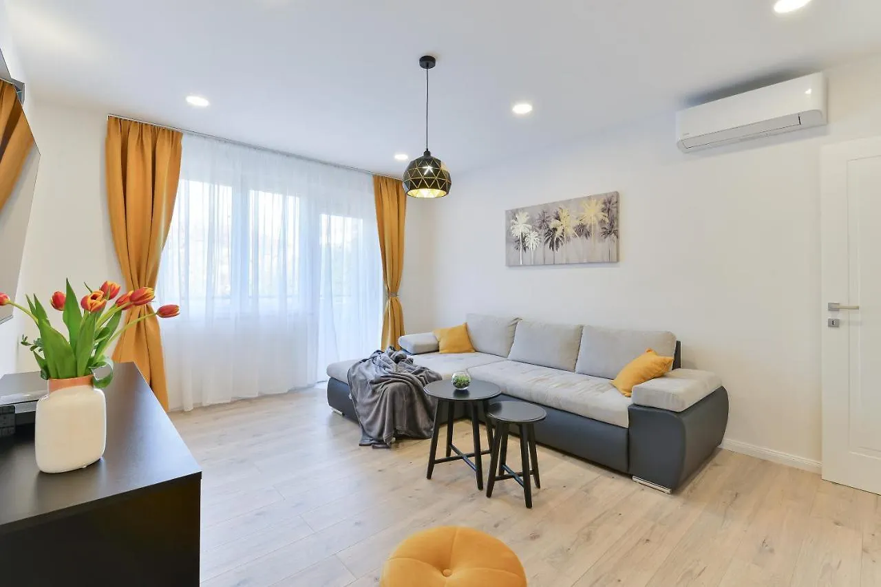 Zara Lumina Apartment